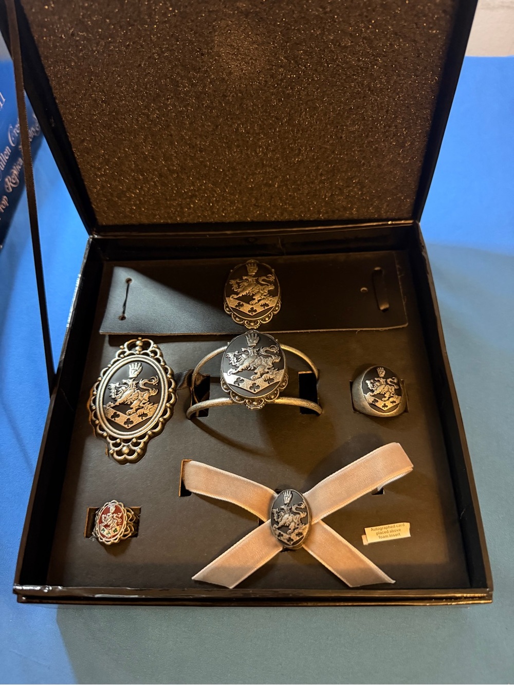 Cullen Crest Prop Replica Jewelry Set